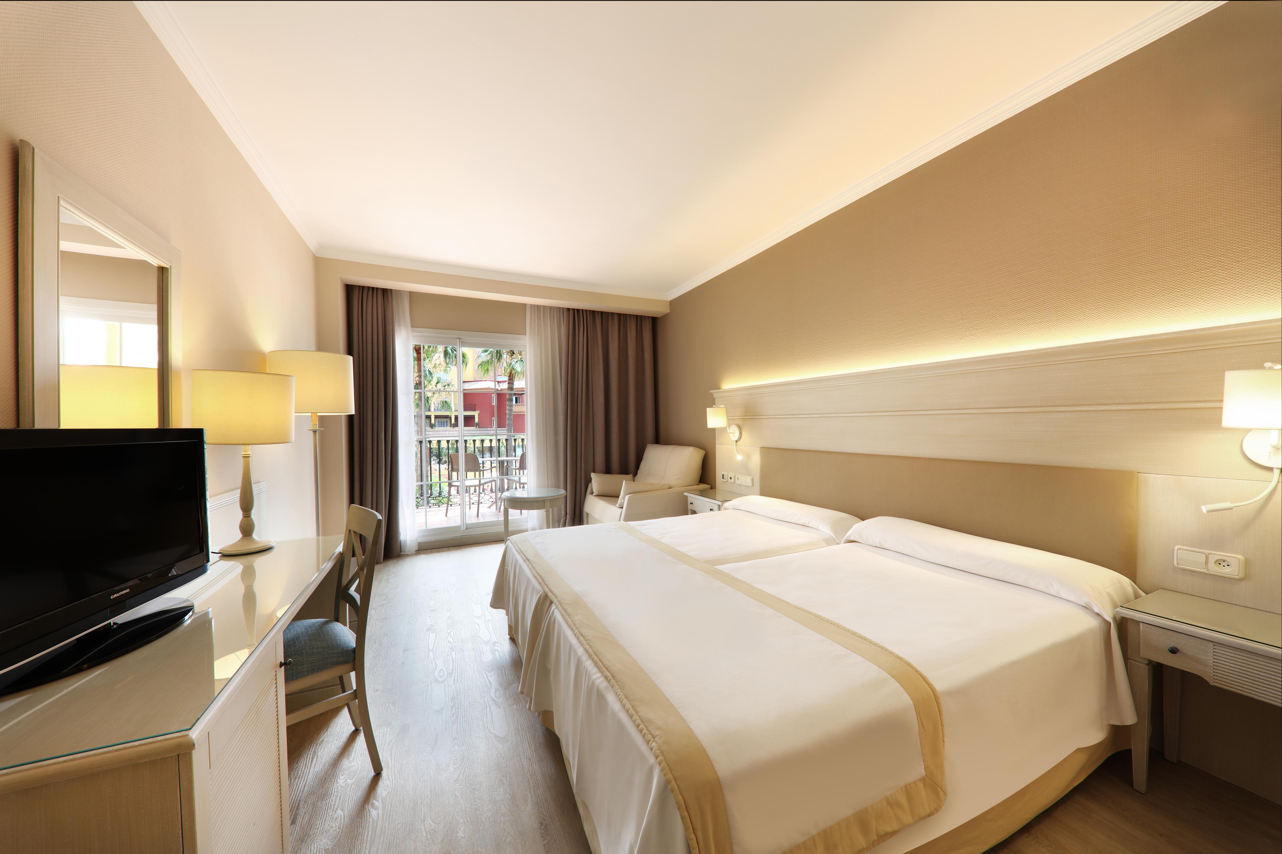 Hotel Iberostar Waves Malaga Playa 4*